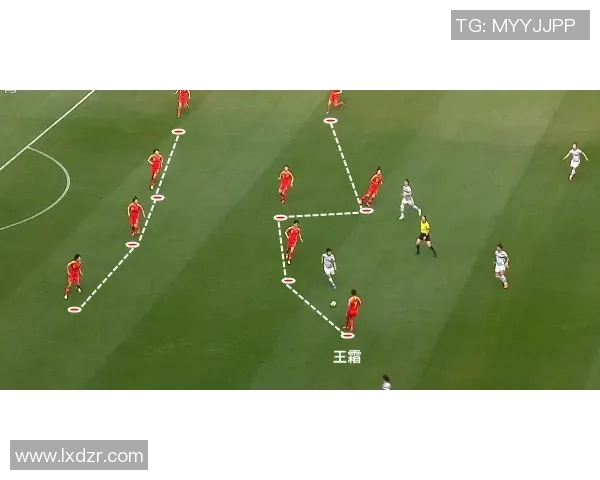 打造专属态极拖鞋DIY足球明星款式让你在球场上独树一帜