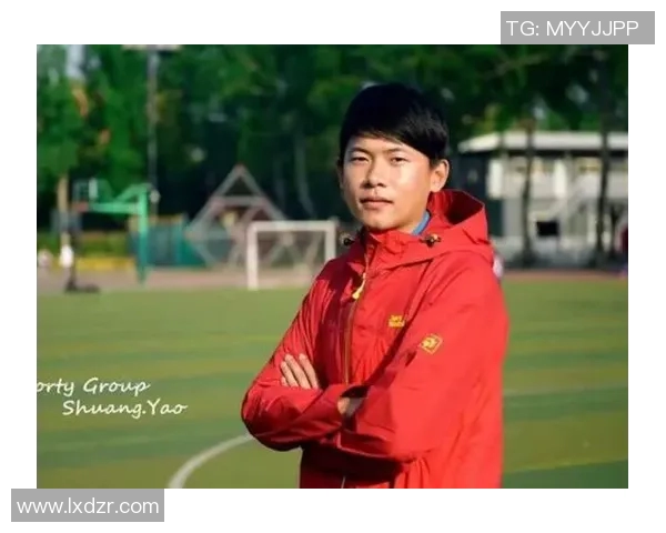 新加坡足球明星拉赫的辉煌历程与对足球发展的贡献分析